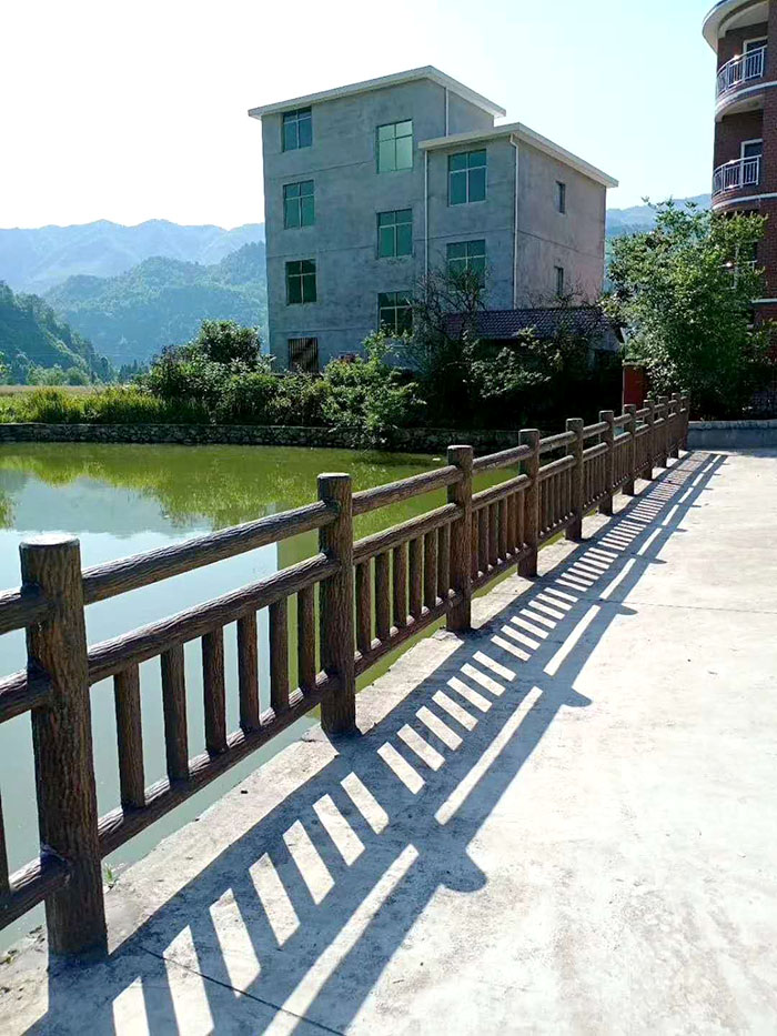 深圳地區仿木護欄-廣東華堅水泥制品,專業仿木護欄生產廠家!